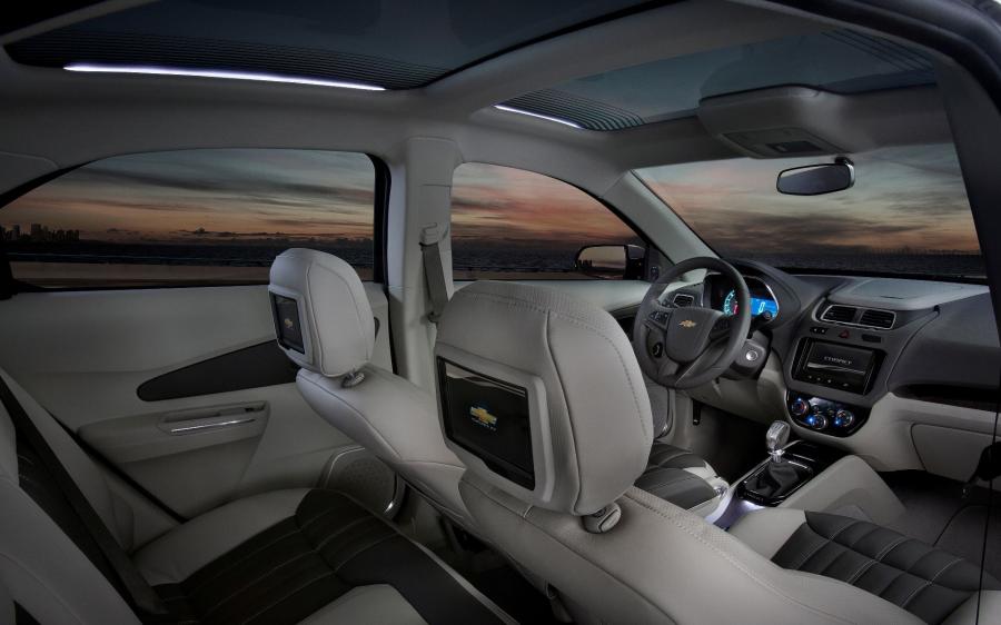  Chevrolet Cobalt Concept 2011 года  (фото 4 из 18)